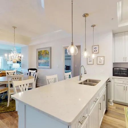210 Mainsail Villa